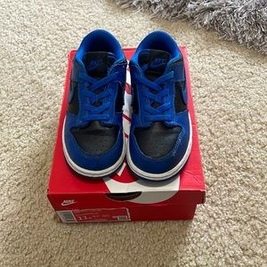 Nike dunks low for sale.